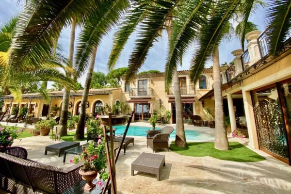 Neoprovençale Bastide in Mougins
