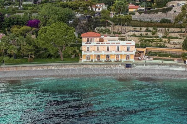 Exceptional and unique villa at the water’s edge